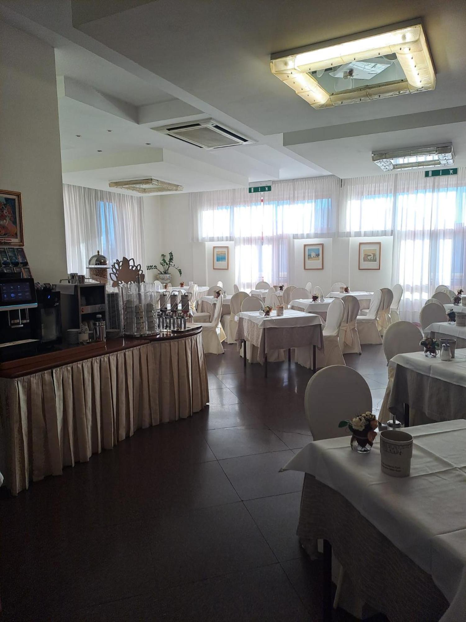 Hotel Internazionale Cervignano del Friuli Bagian luar foto