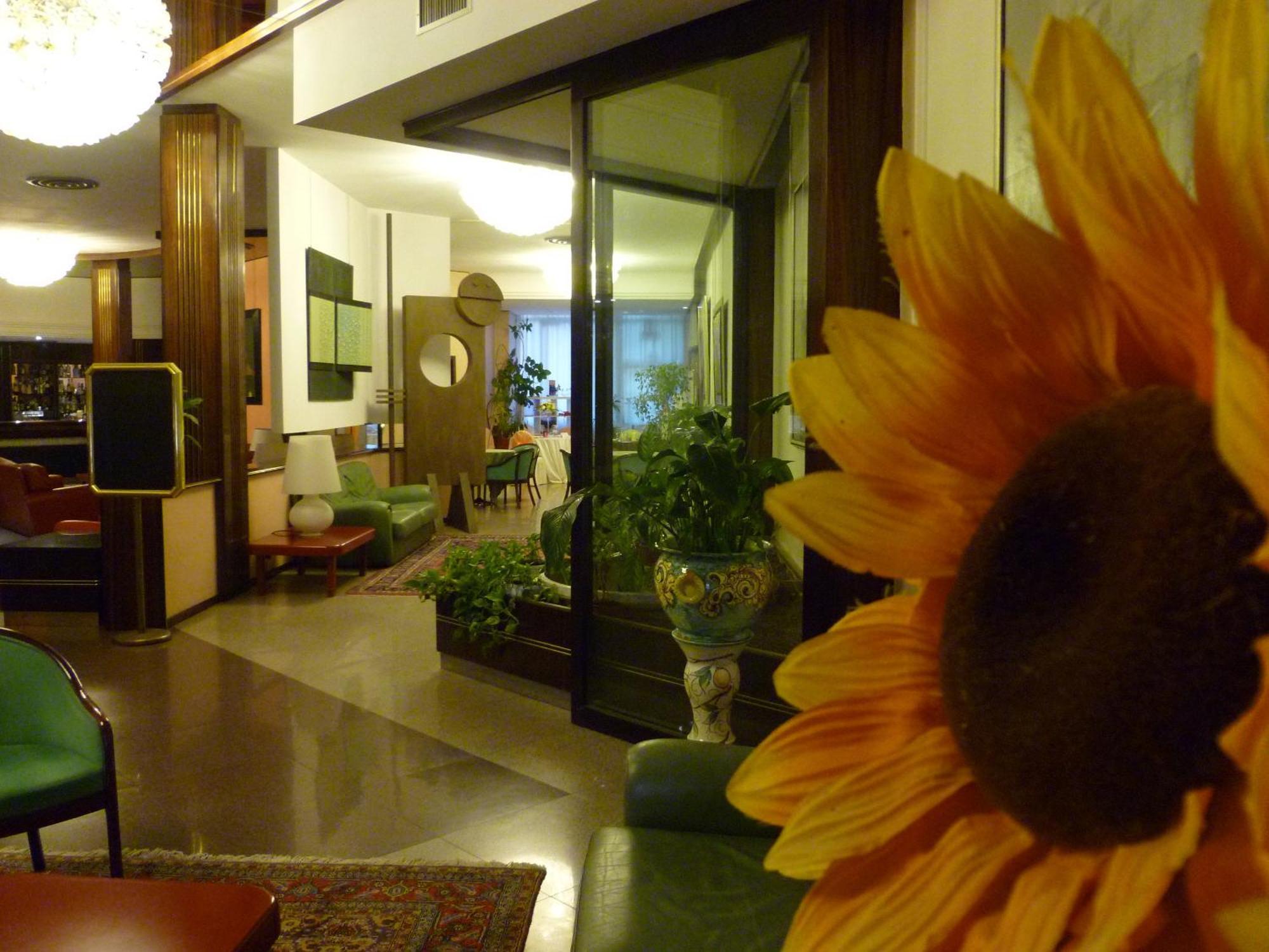 Hotel Internazionale Cervignano del Friuli Bagian luar foto